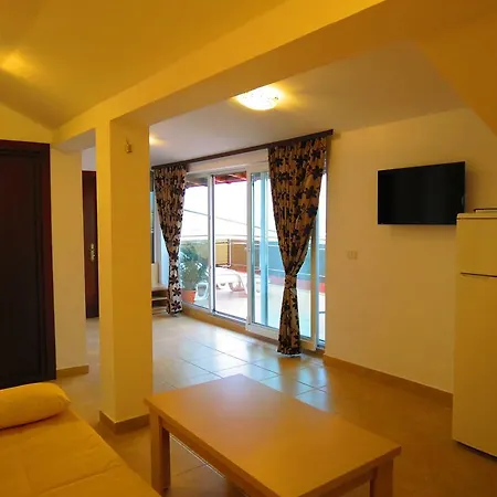 Marynero بيت ضيافة Năvodari